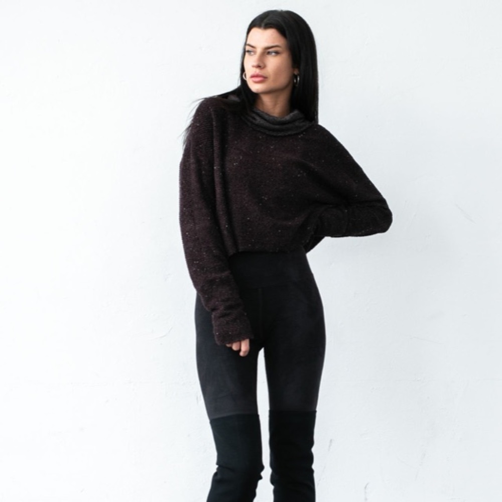 Tribe Kelley Overnight neck